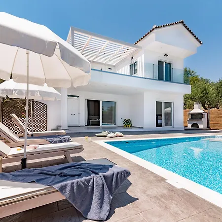 Maridenia - Family Escape With Private Pool, By Zantewize *